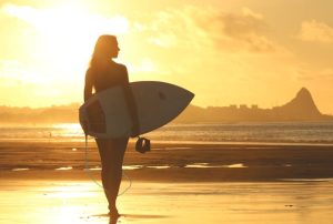 Les meilleures plages pour surfer dans les Landes, avec des conditions idéales pour les amateurs de glisse